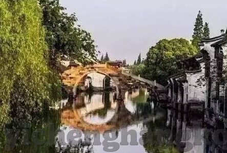 国产麻豆精东果冻乌鸦传媒-幻想中的光影，国产小宇宙的乌托邦